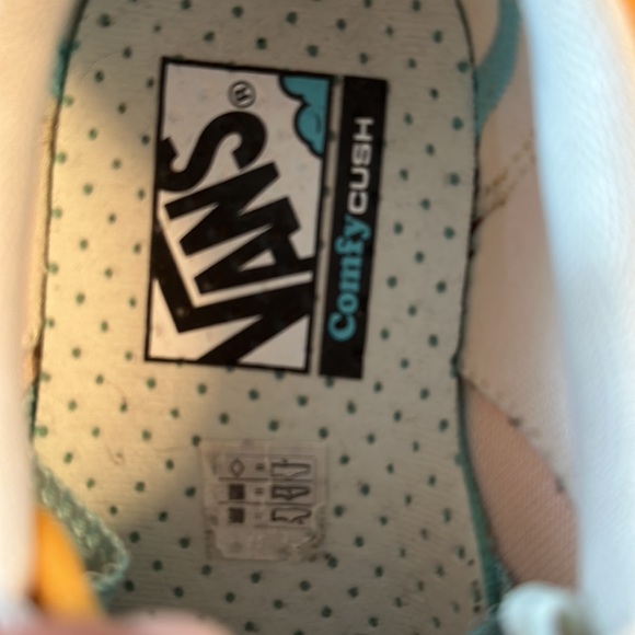 NWOT Vans unisex women’s 8.5 yellow shoes.  Small dot of bleach on r front shoe - Picture 2 of 6